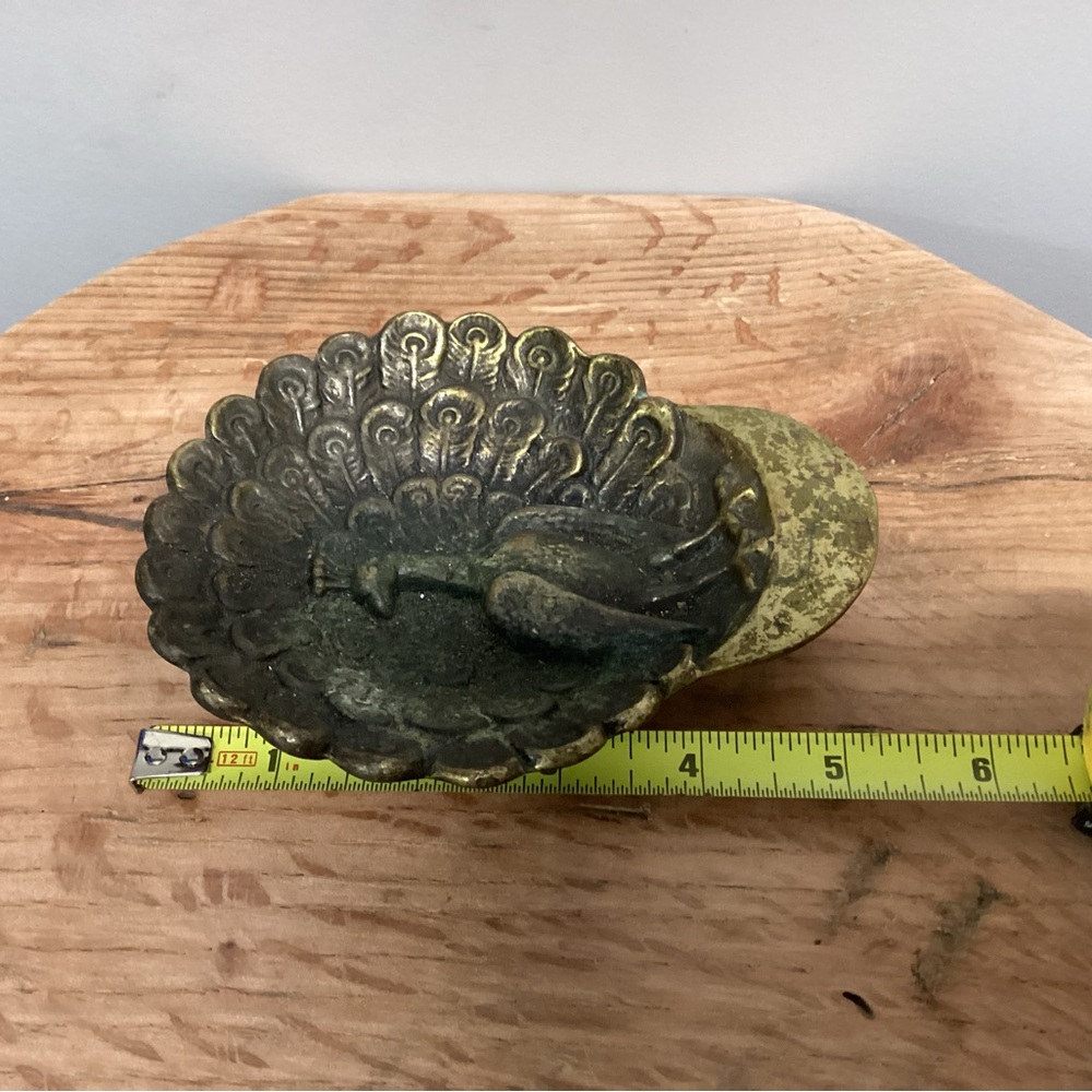 🟢 Vintage - Stunning - Solid Brass Peacock Designed Dish / Ashtray - Patina - Picture 9 of 13